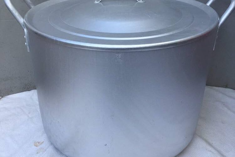 Clean Aluminiun Pots for Rental